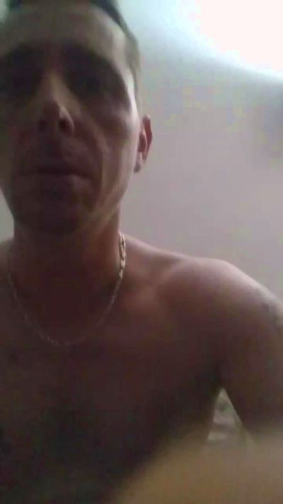 fefe1981 live cam on Cam4