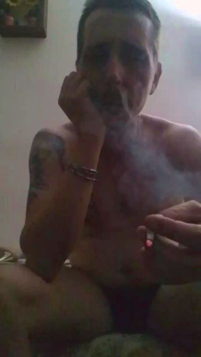 fefe1981 live cam on Cam4