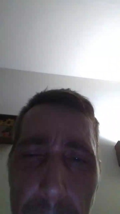 fefe1981 live cam on Cam4