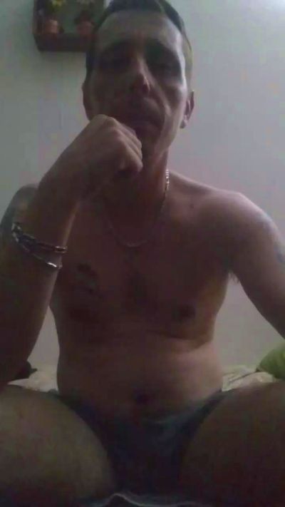 fefe1981 live cam on Cam4