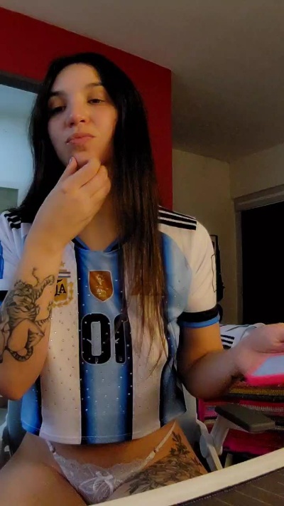 feliciabruna live cam on Cam4