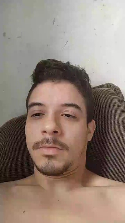 felipe1670 live cam on Cam4
