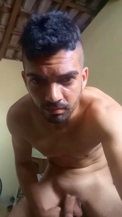 felipevoyeur live cam on Cam4