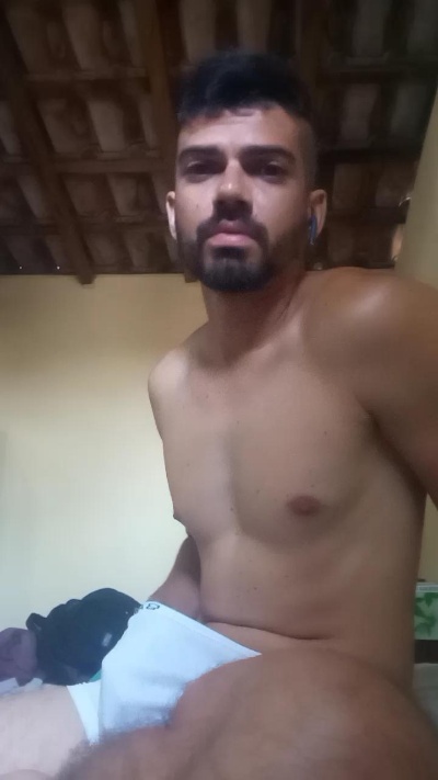 felipevoyeur live cam on Cam4