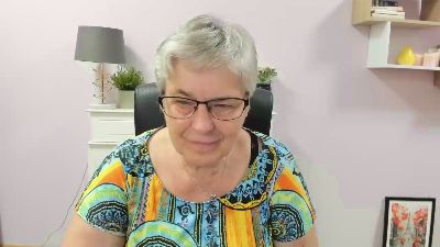femmeIRIS live cam on Cam4