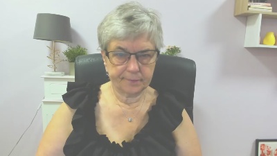 femmeIRIS live cam on Cam4