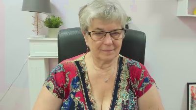 femmeIRIS live cam on Cam4