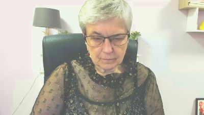 femmeIRIS live cam on Cam4