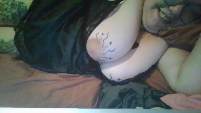femmeronde6661 live cam on Cam4