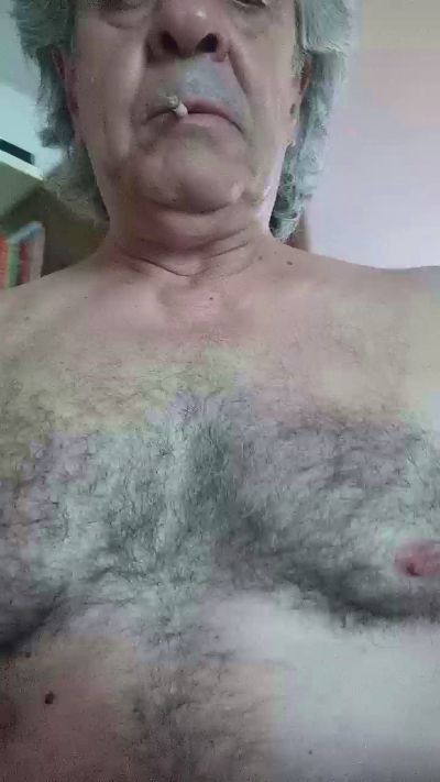 fenicottero1 live cam on Cam4