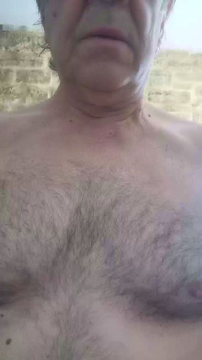 fenicottero1 live cam on Cam4