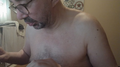 feoperomajo1 live cam on Cam4