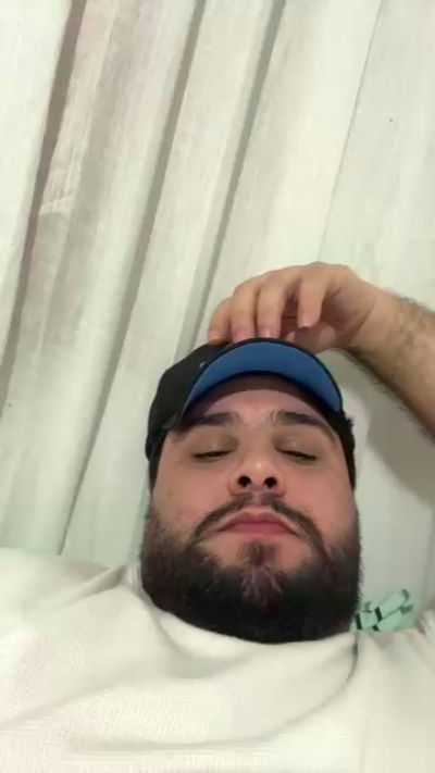 fernandez9281 live cam on Cam4