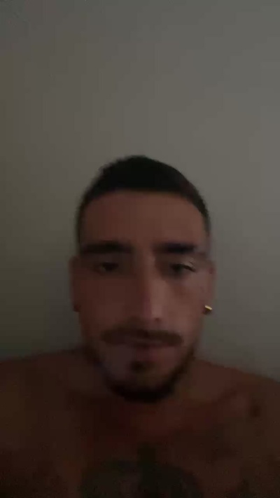 ferreralbertca1 live cam on Cam4