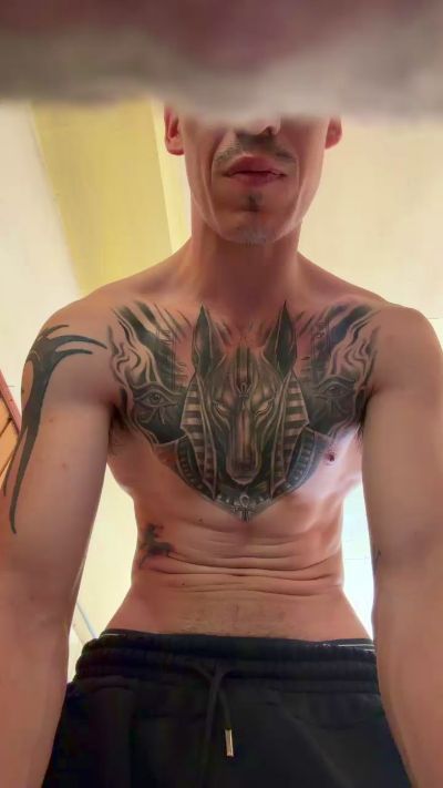 fighterguy1 live cam on Cam4