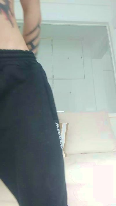 fighterguy1 live cam on Cam4