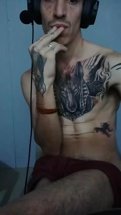 fighterguy1 live cam on Cam4
