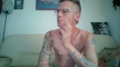 filouboy1 live cam on Cam4