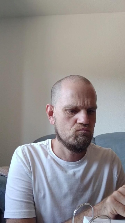 fischer2561 live cam on Cam4