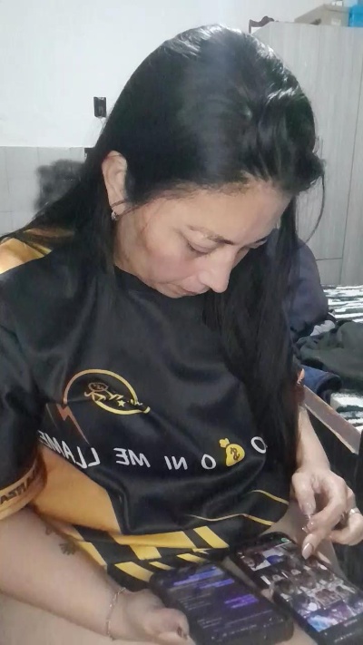 flopy22 live cam on Cam4