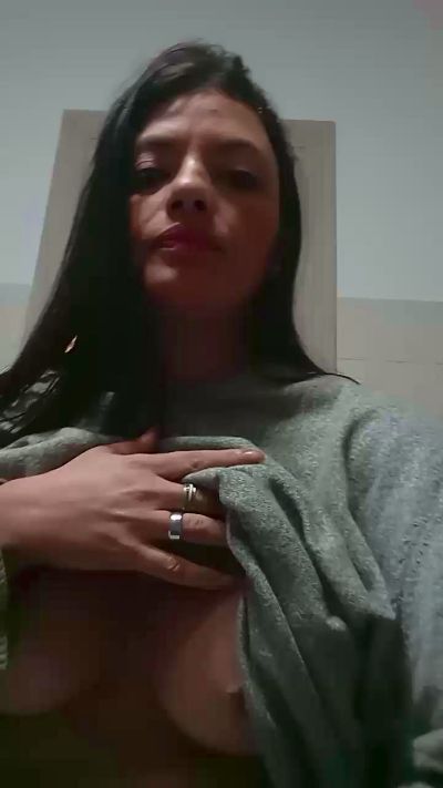 flor229 live cam on Cam4