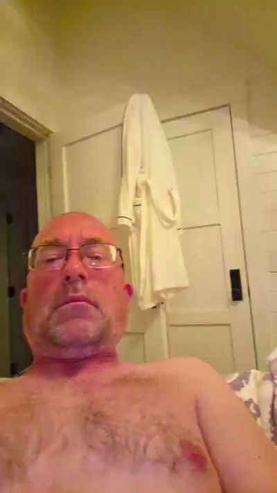 floydthedog live cam on Cam4