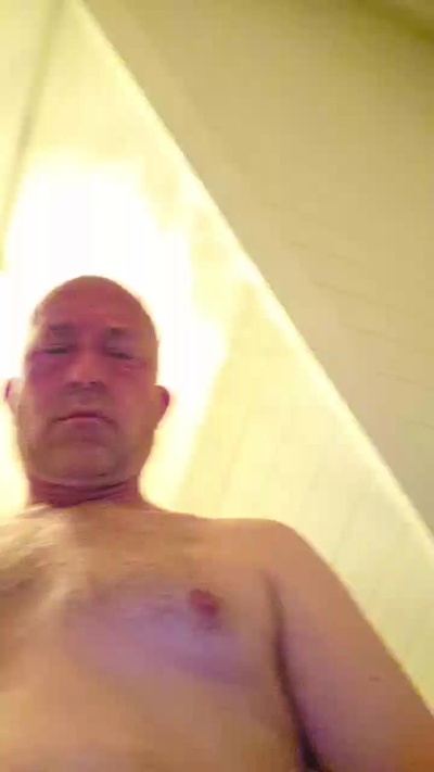 floydthedog live cam on Cam4
