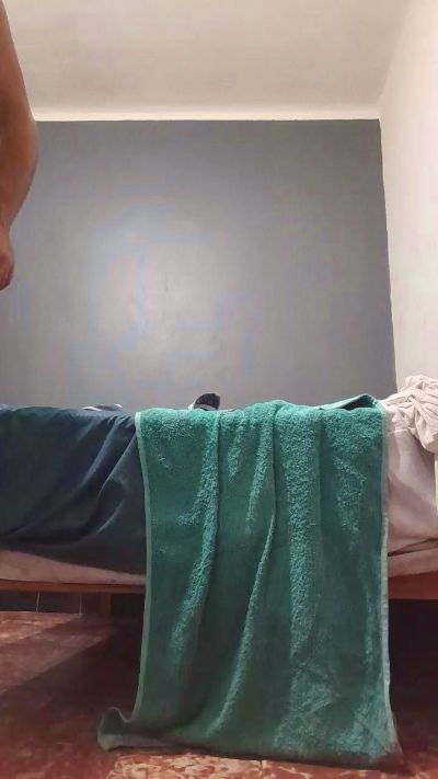 foyler85 live cam on Cam4