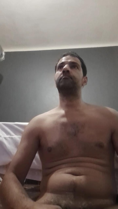 foyler85 live cam on Cam4
