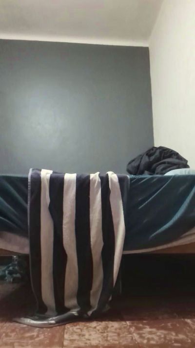 foyler85 live cam on Cam4