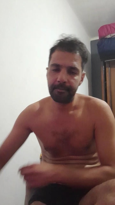 foyler85 live cam on Cam4