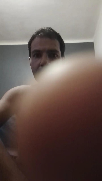 foyler85 live cam on Cam4
