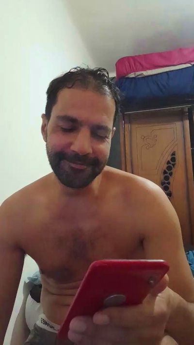 foyler85 live cam on Cam4