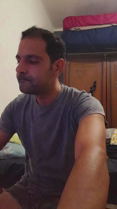 foyler85 live cam on Cam4