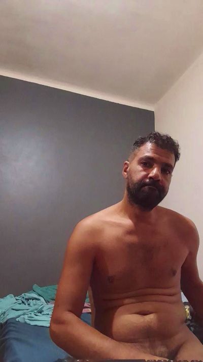 foyler85 live cam on Cam4