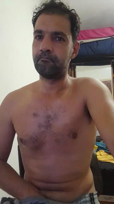 foyler85 live cam on Cam4