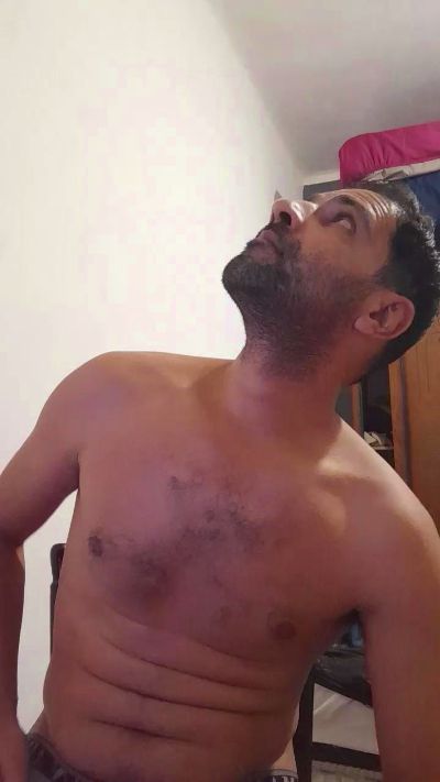 foyler85 live cam on Cam4