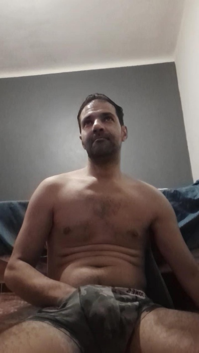 foyler85 live cam on Cam4