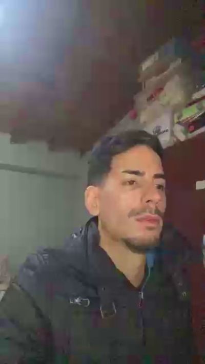 franco2381 live cam on Cam4