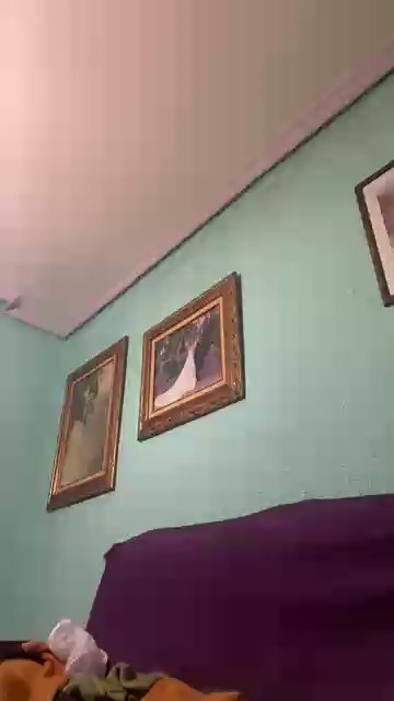frantri00 live cam on Cam4