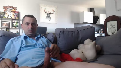 freddy022 live cam on Cam4
