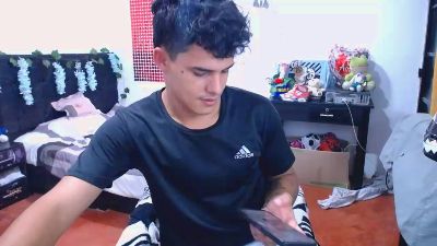 freddyroman live cam on Cam4