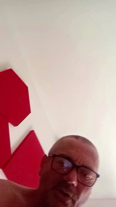 freelifeman live cam on Cam4