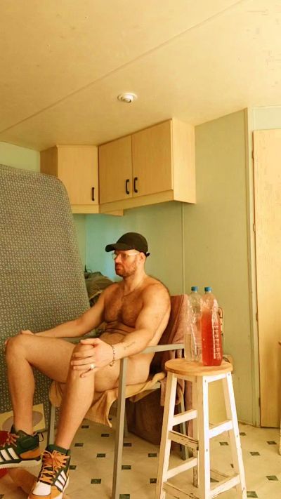 frenchyboyy44 live cam on Cam4