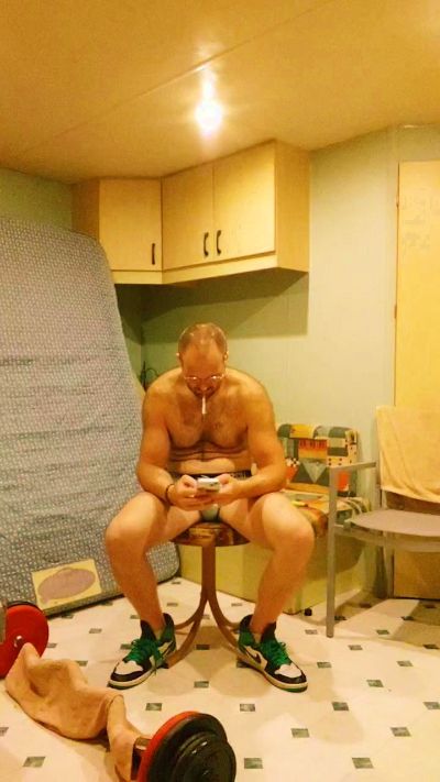 frenchyboyy44 live cam on Cam4