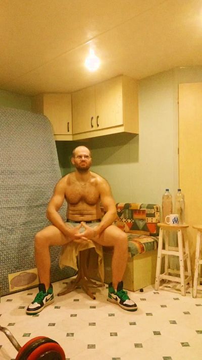 frenchyboyy44 live cam on Cam4