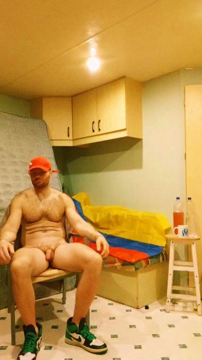 frenchyboyy44 live cam on Cam4