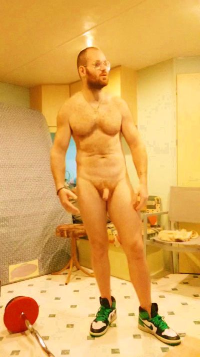 frenchyboyy44 live cam on Cam4