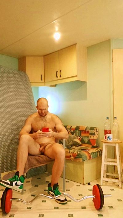 frenchyboyy44 live cam on Cam4