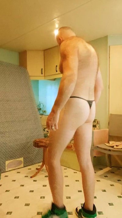 frenchyboyy44 live cam on Cam4